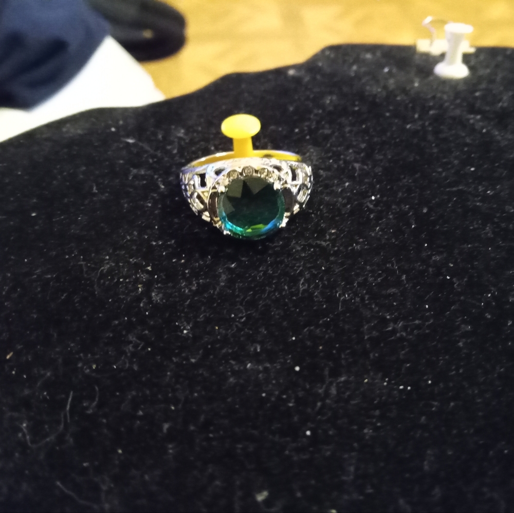 Jewelry - Picture 5 of 8